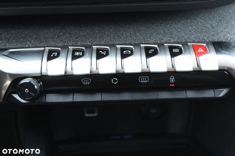 Peugeot 5008 BlueHDi 120 Allure - 25
