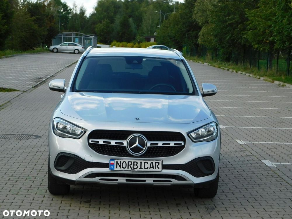 Mercedes-Benz GLA - 2