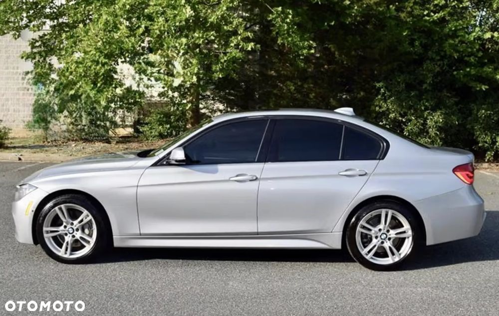 BMW Seria 3 330i xDrive - 4