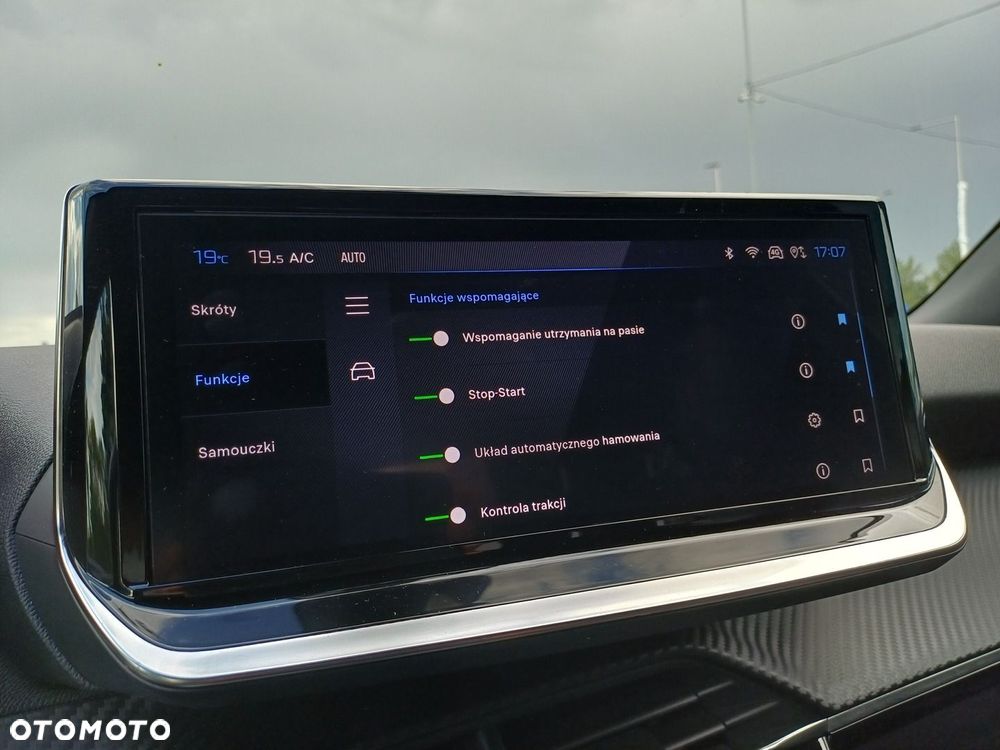 Peugeot 2008 PureTech 100 Allure S&S BVM6 - 21