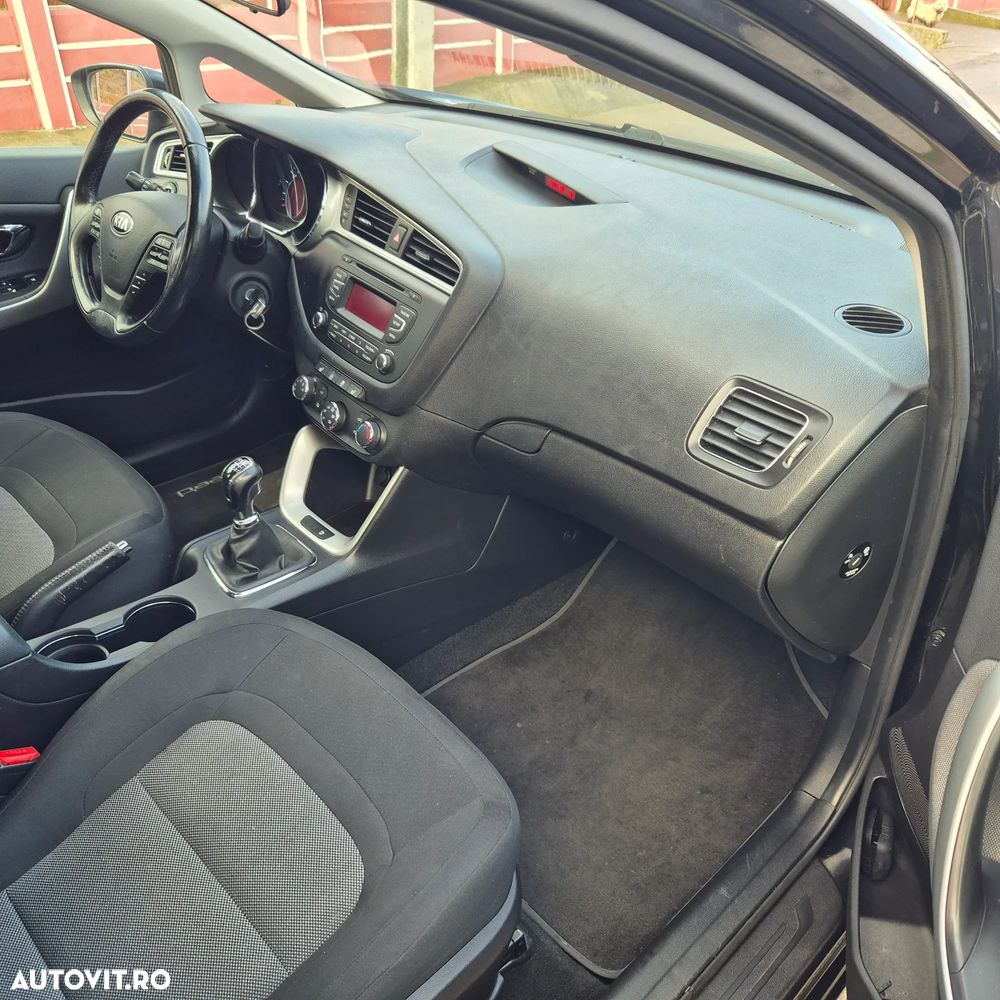 Kia Ceed 1.4 CVVT Dream Team Edition - 10