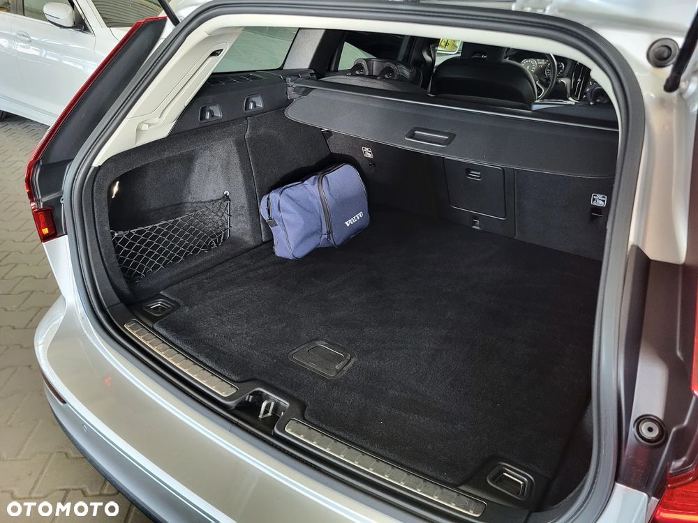 Volvo V60 B4 D Momentum - 13