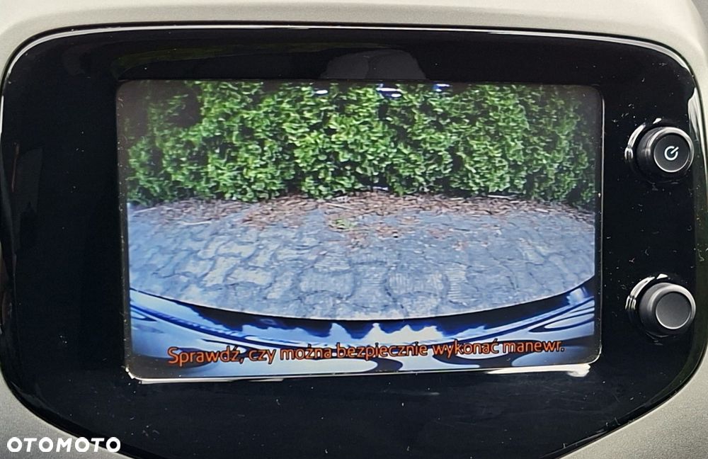 Toyota Aygo x-play touch - 9