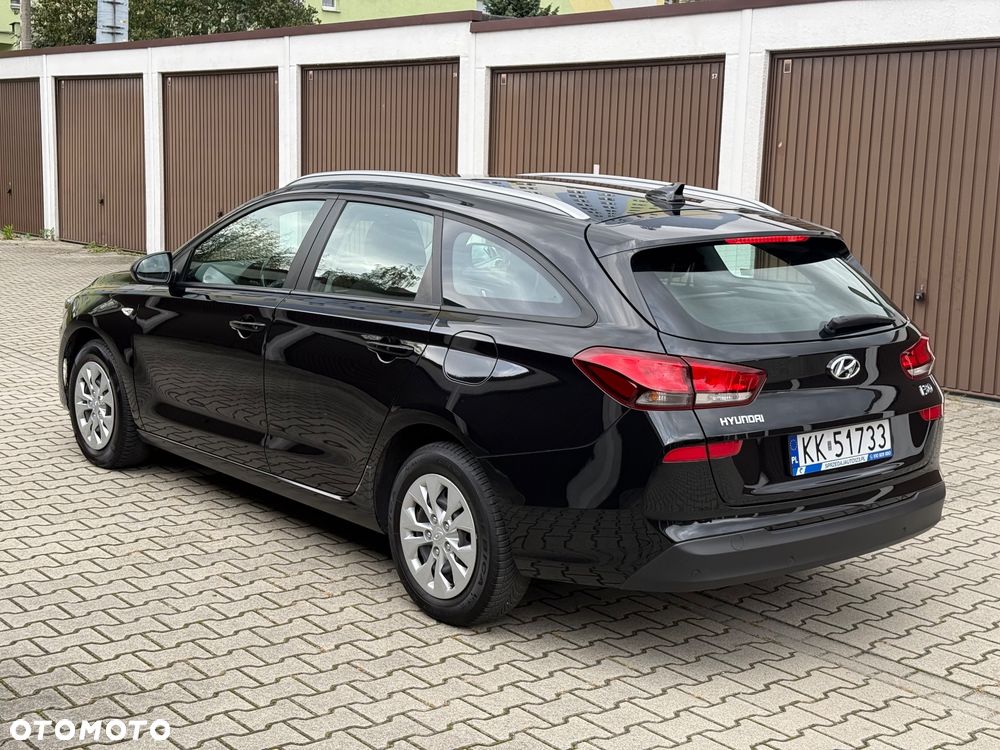 Hyundai i30 1.5 DPI Classic + - 20