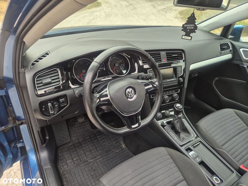 Volkswagen Golf - 32