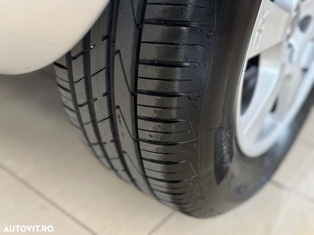 Volvo XC 60 D4 AWD Geartronic Momentum - 33