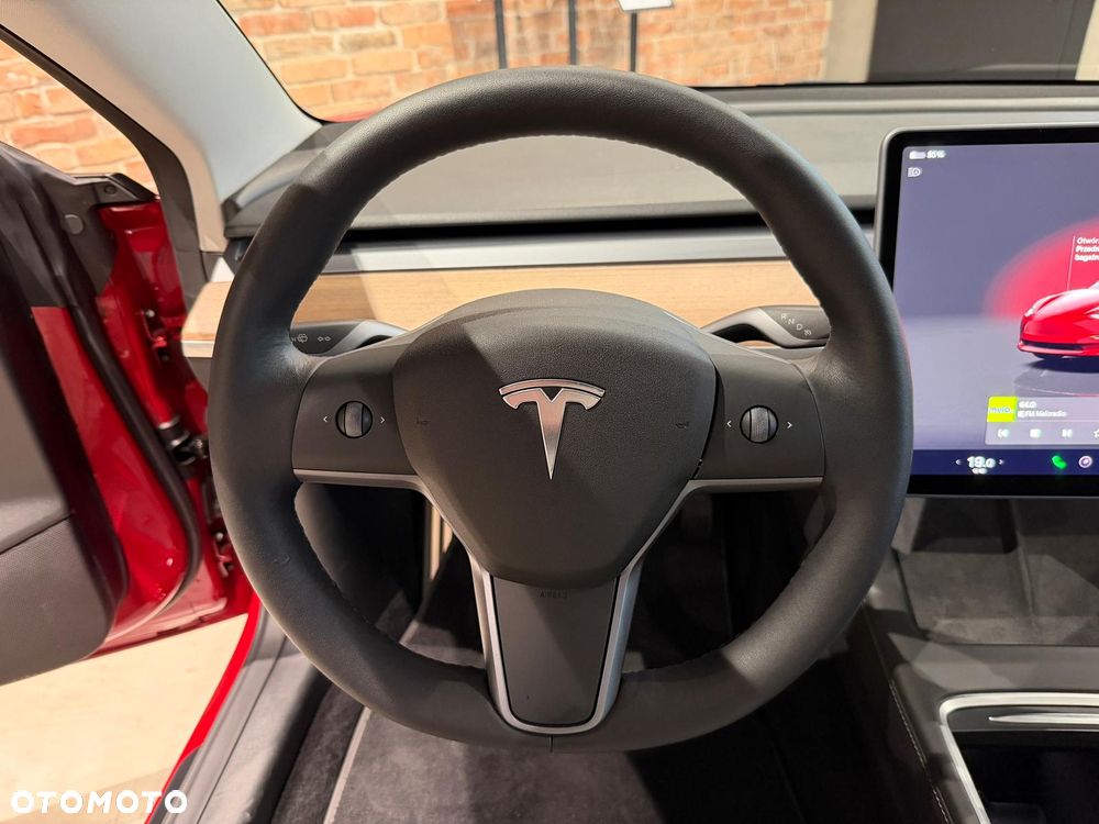 Tesla Model 3 - 23