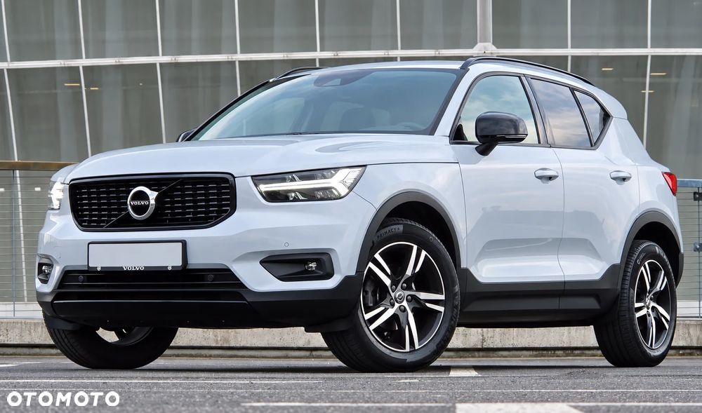 Volvo XC 40 T3 R-Design - 1