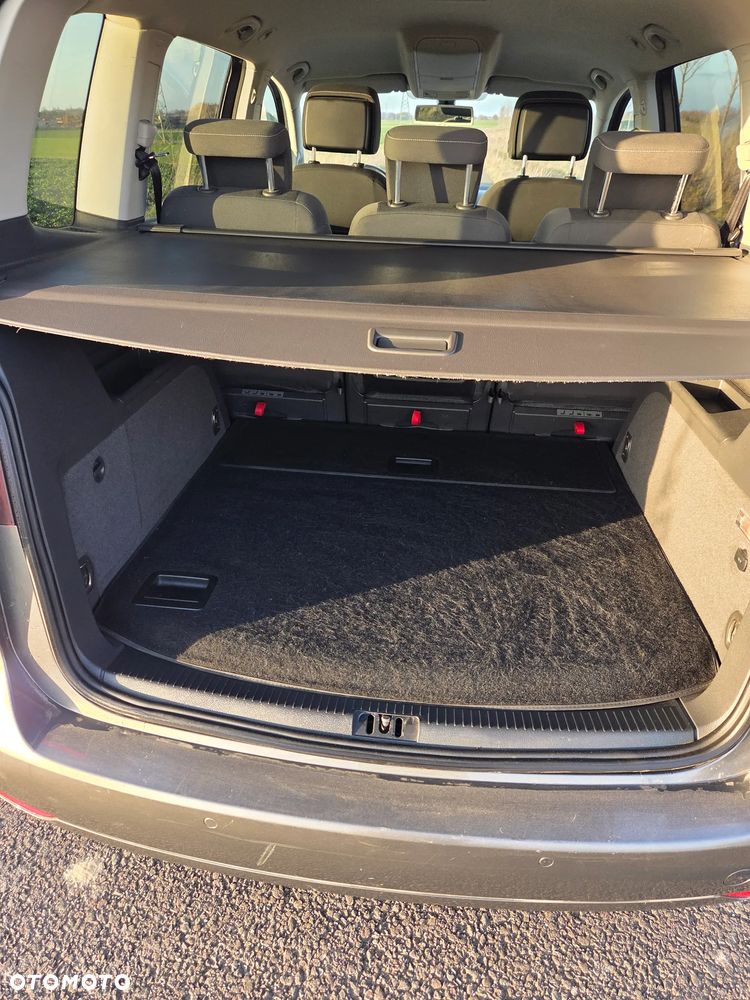 Volkswagen Touran 1.6 TDI DPF BlueMotion Technology MATCH - 6