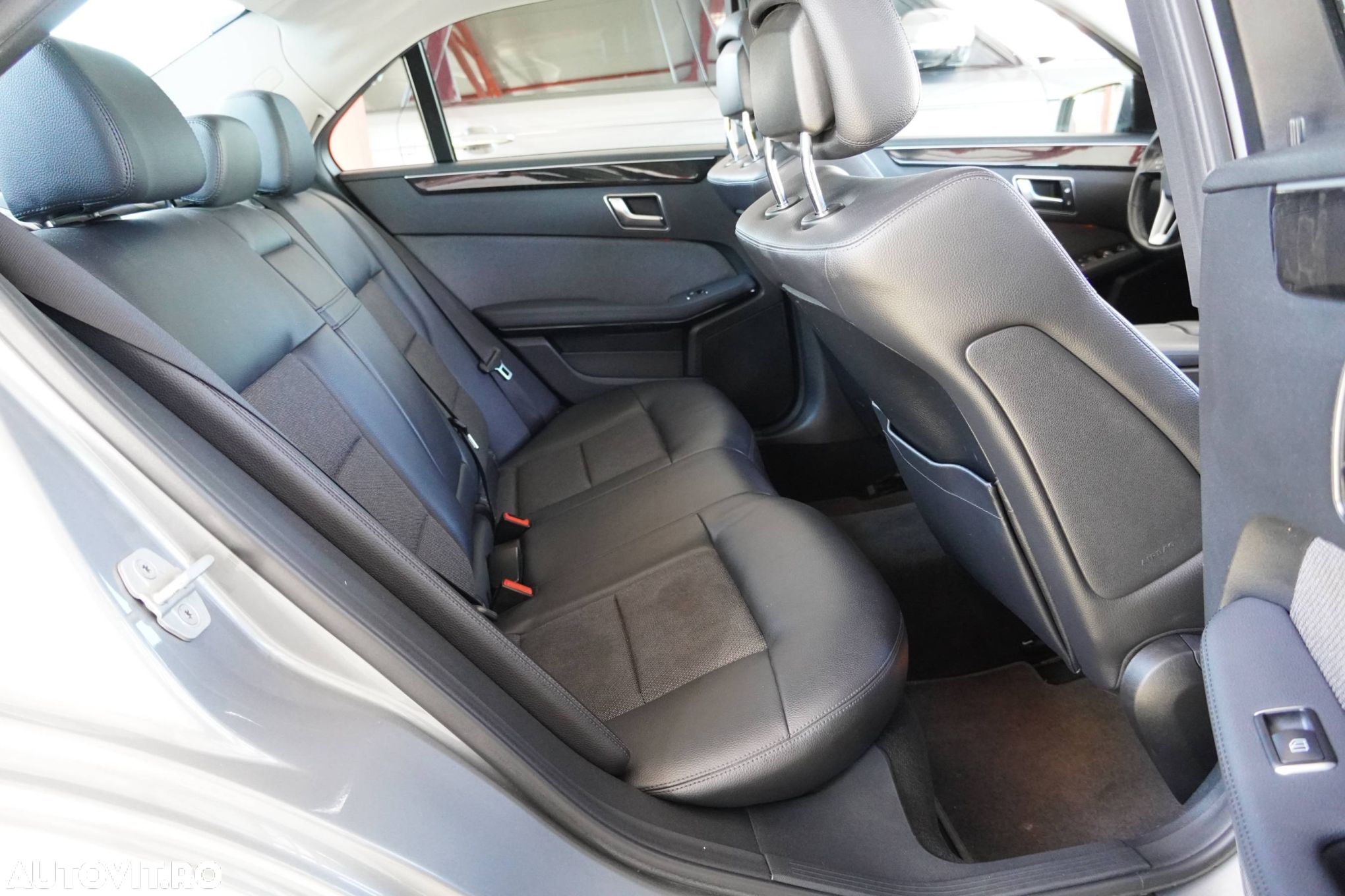 Mercedes-Benz E - 14