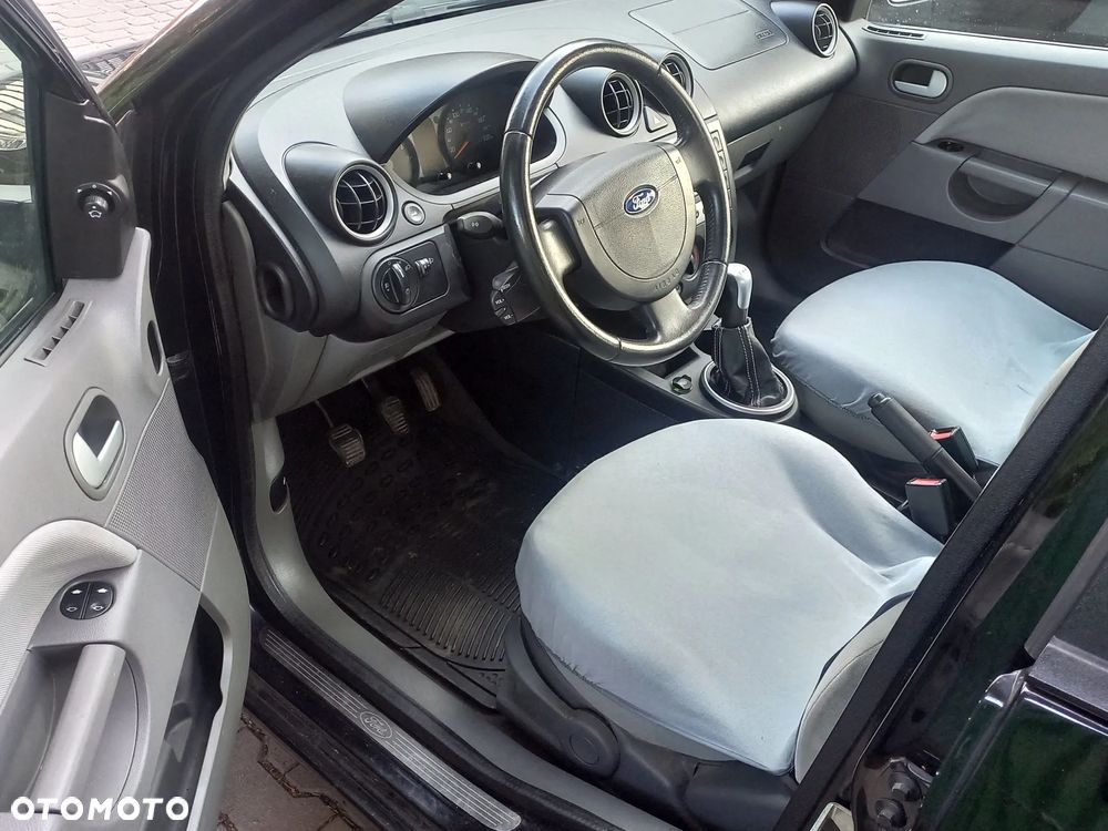 Ford Fiesta 1.4 Ghia - 22