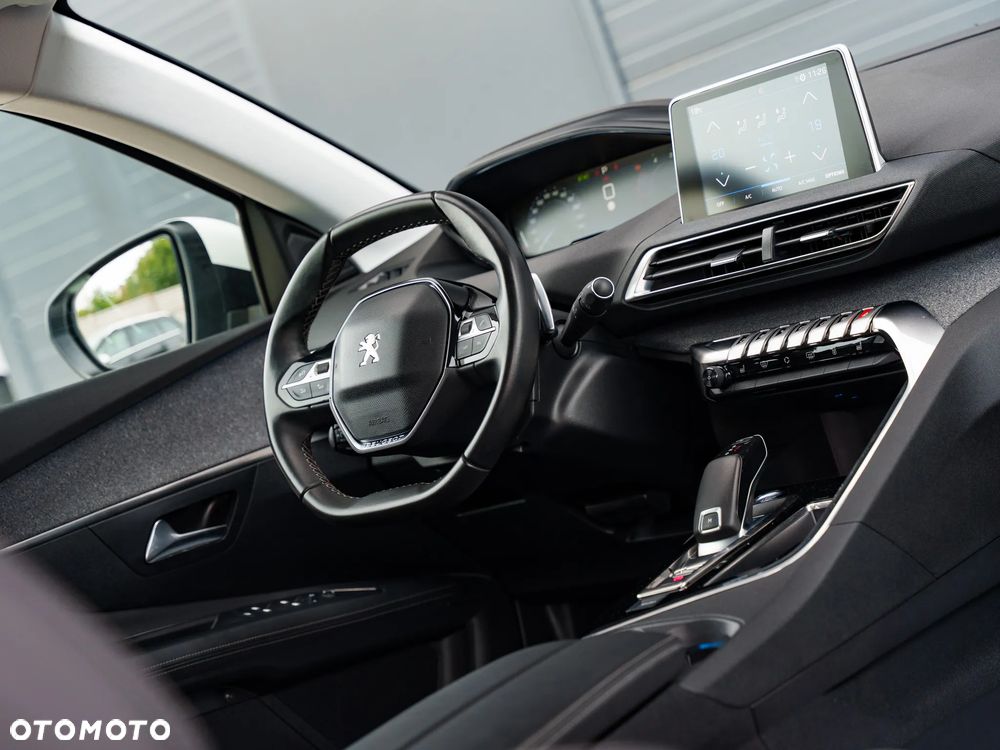 Peugeot 3008 1.5 BlueHDi Allure S&S EAT8 - 19