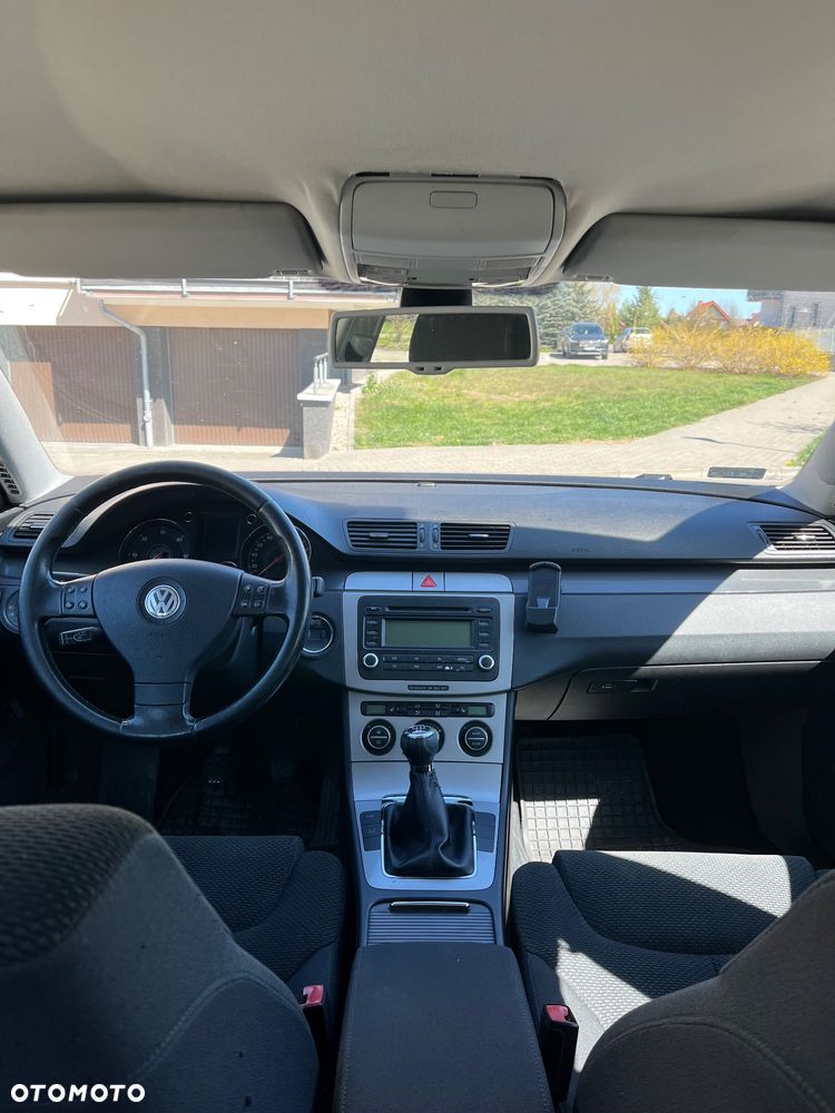 Volkswagen Passat - 10