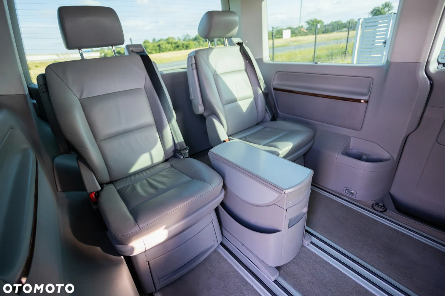 Volkswagen Multivan - 15