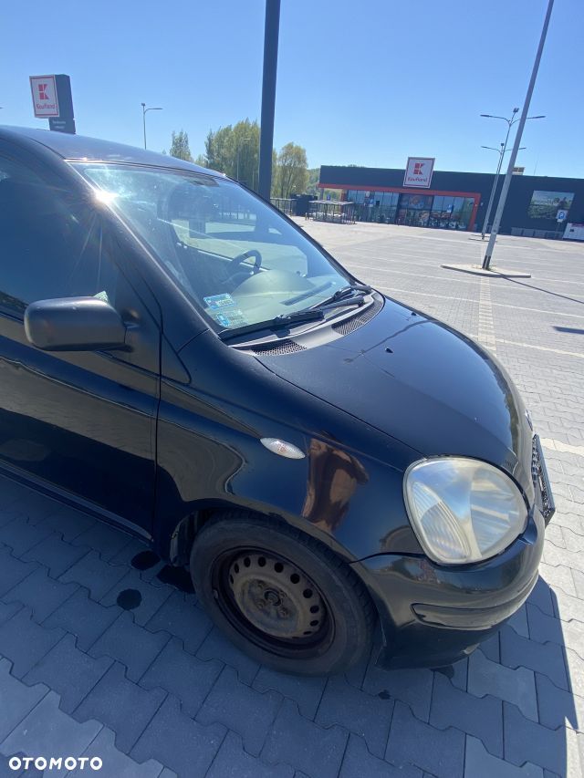 Toyota Yaris - 4