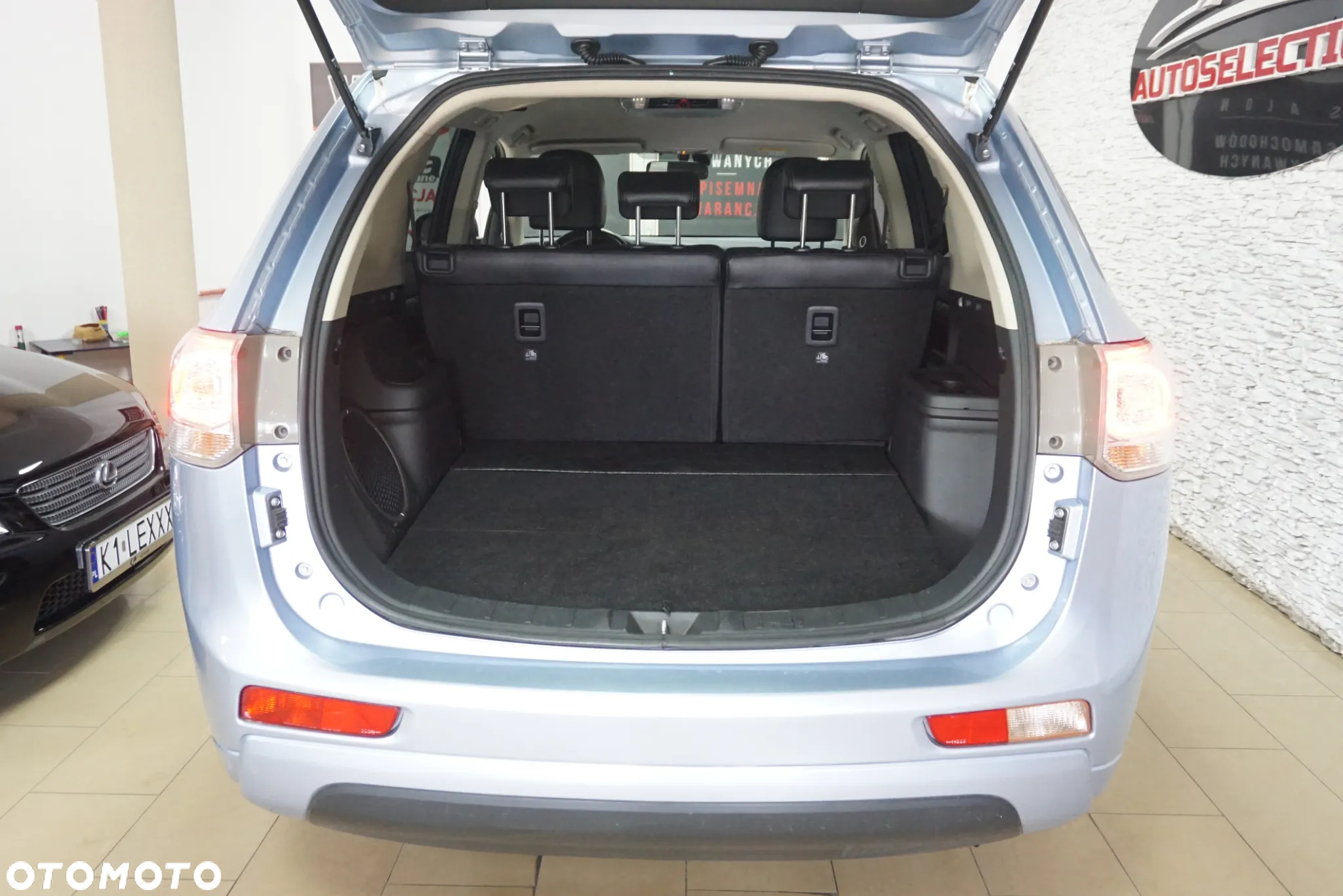 Mitsubishi Outlander 2.0 4WD Plug-In Hybrid Plus - 18