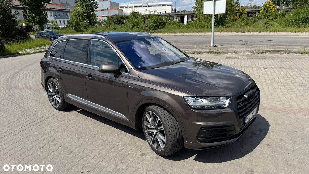 Audi Q7 - 1
