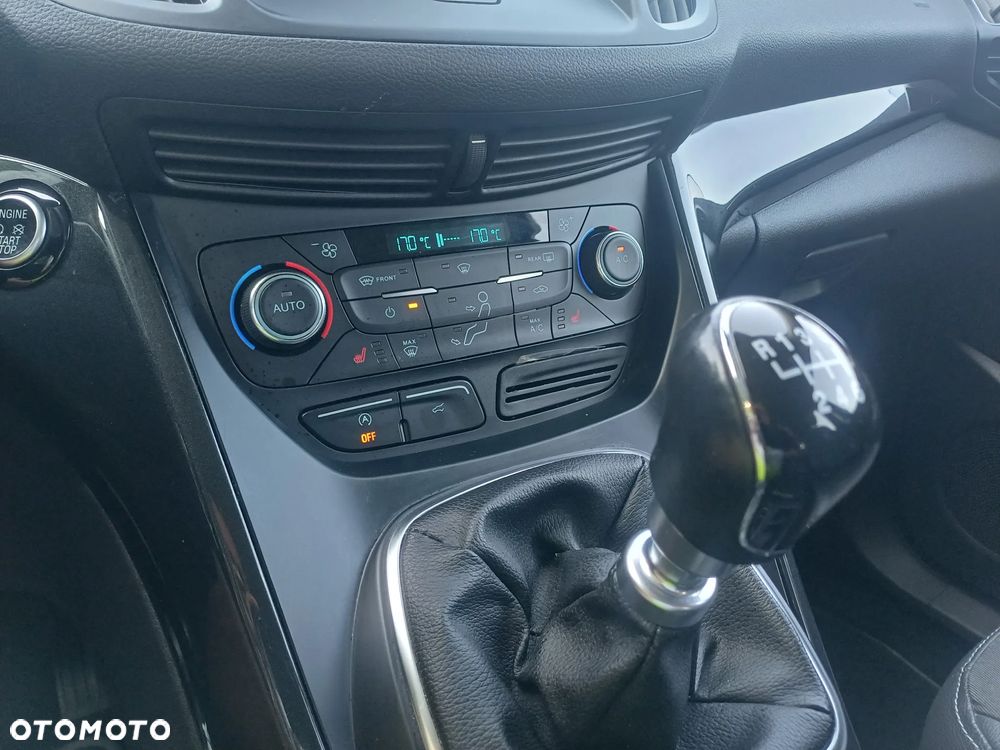 Ford Kuga 1.5 EcoBoost 2x4 Titanium - 20