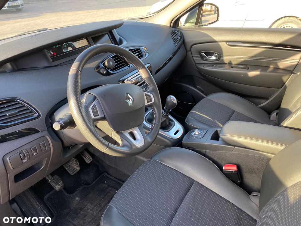 Renault Scenic 1.9 dCi Bose Edition - 8