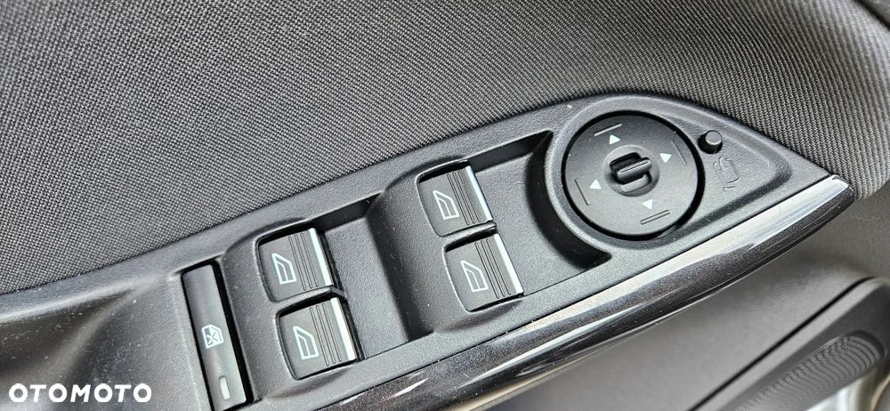 Ford Focus 1.0 EcoBoost Titanium - 29