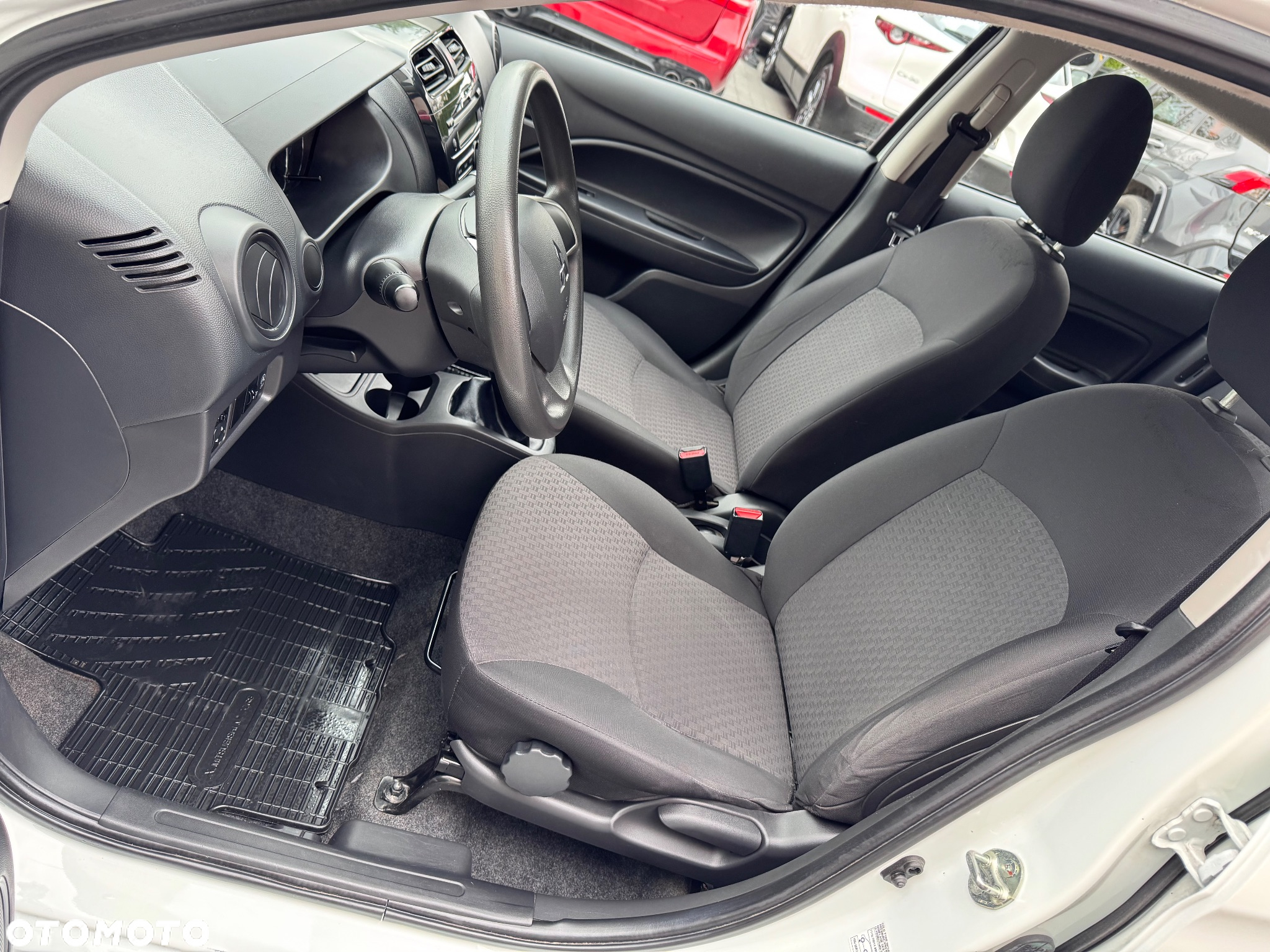 Mitsubishi Space Star 1.0 Intro Edition - 16