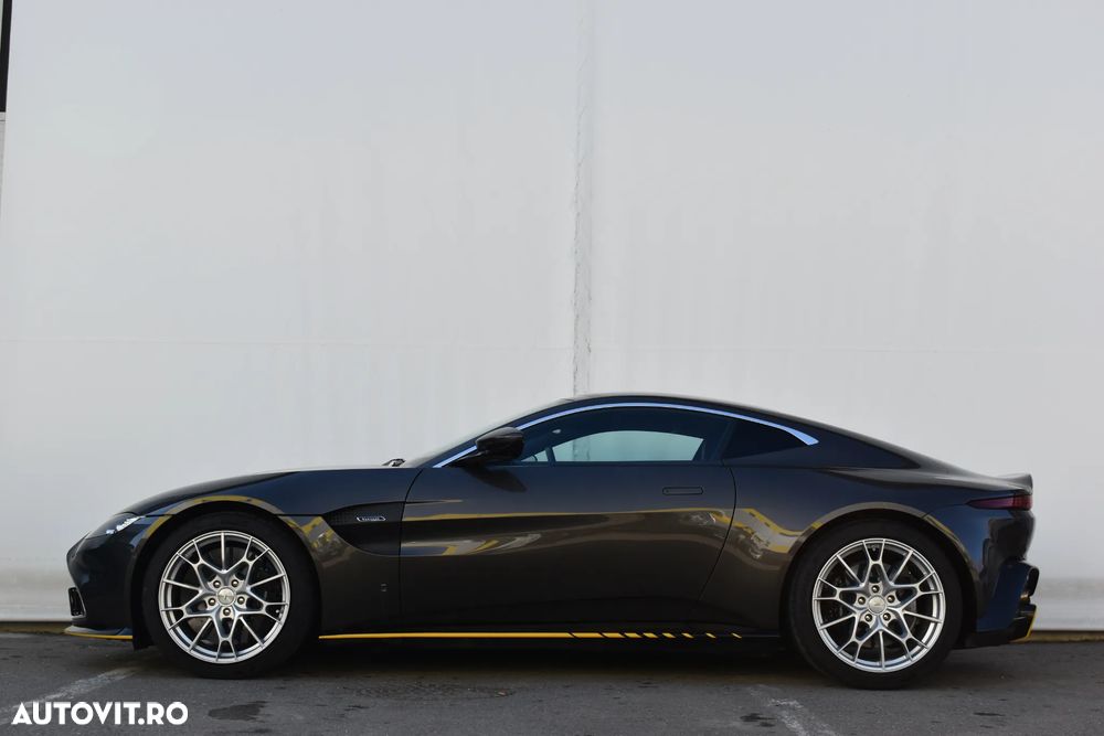 Aston Martin V8 Vantage - 3