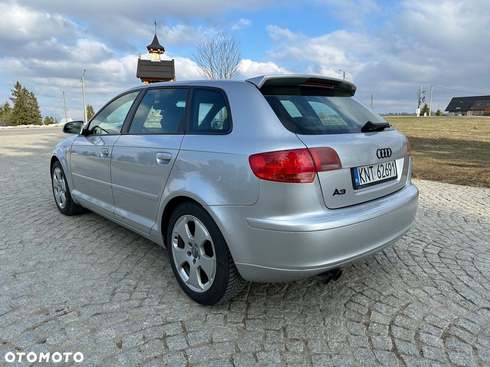 Audi A3 Sportback 2.0 TDI DPF Quattro Ambiente - 9