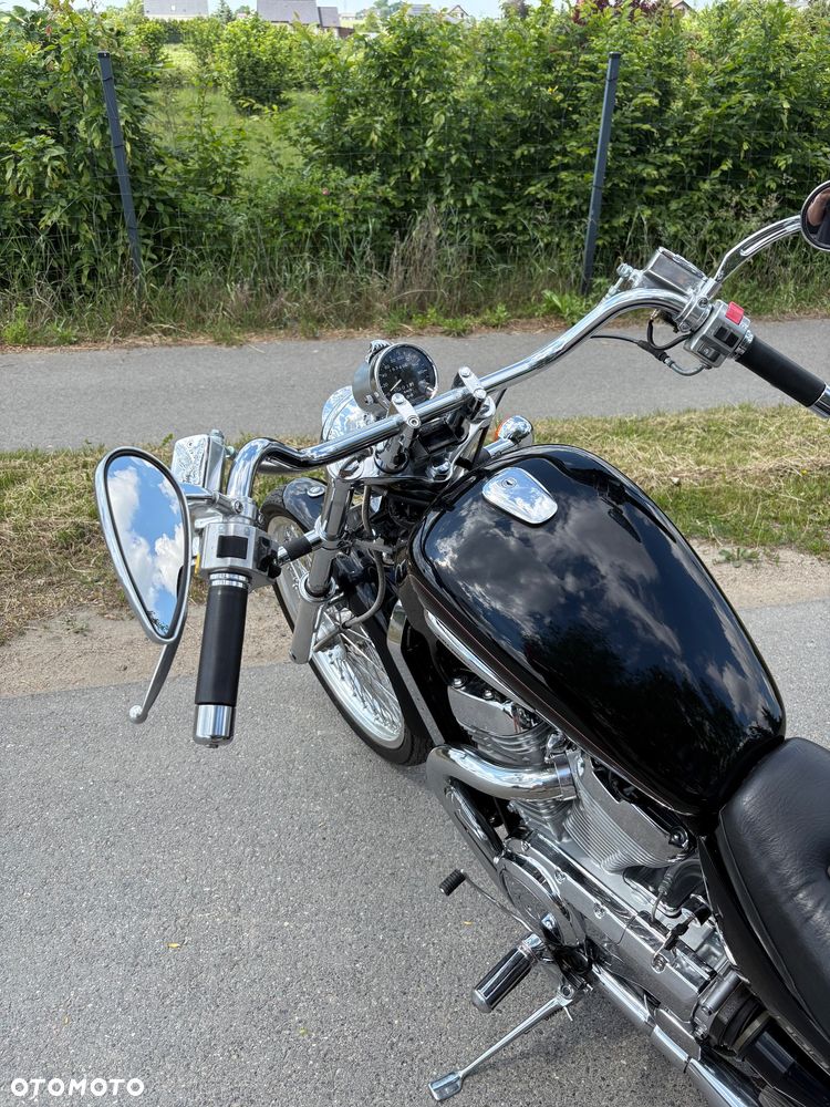 Suzuki Intruder - 5