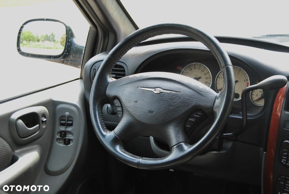 Chrysler Voyager 2.8 CRD SE - 12