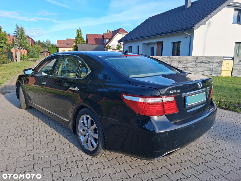 Lexus LS - 25