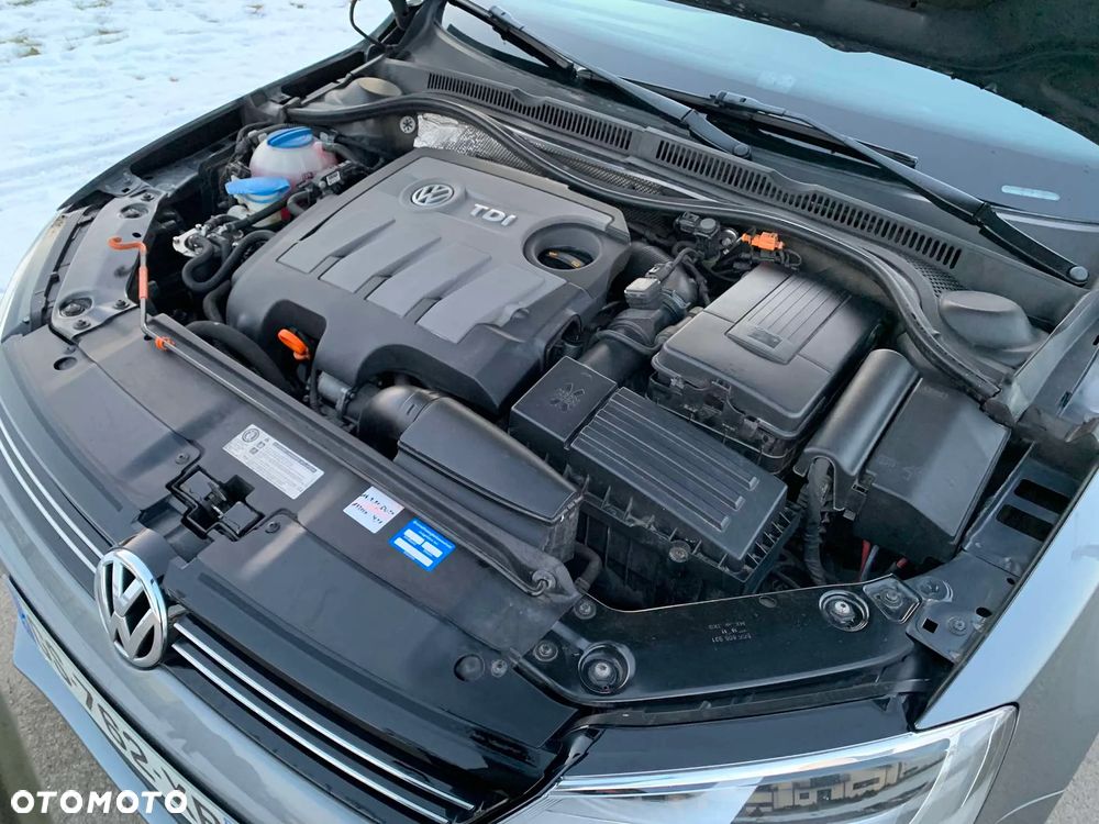 Volkswagen Jetta 1.6 TDI DSG Highline - 19