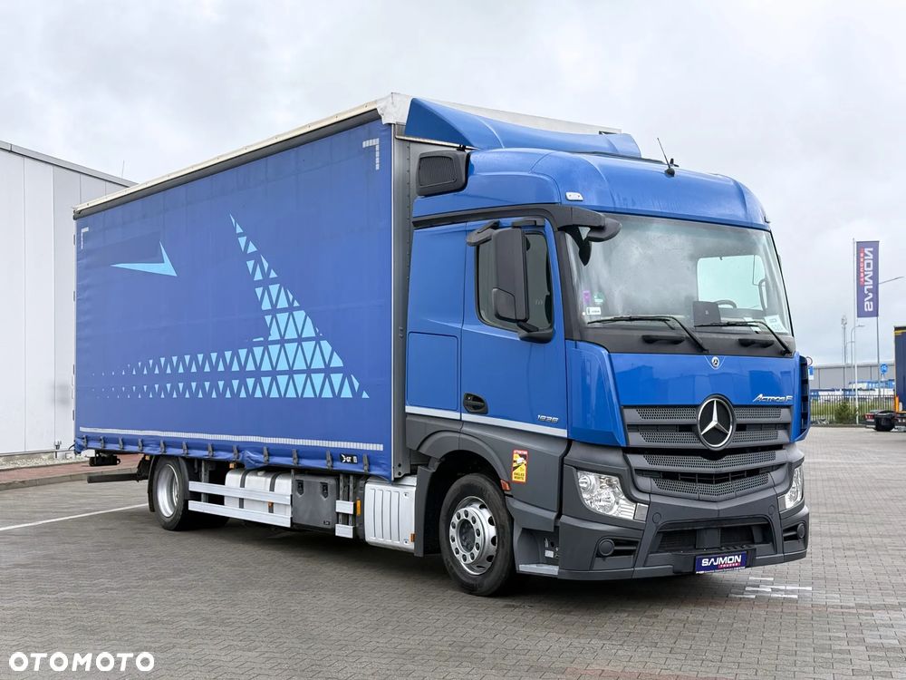 Mercedes-Benz ACTROS F 1836 / PRZESTRZENNY 60M3 / 7,75 M / SALON PL - 3