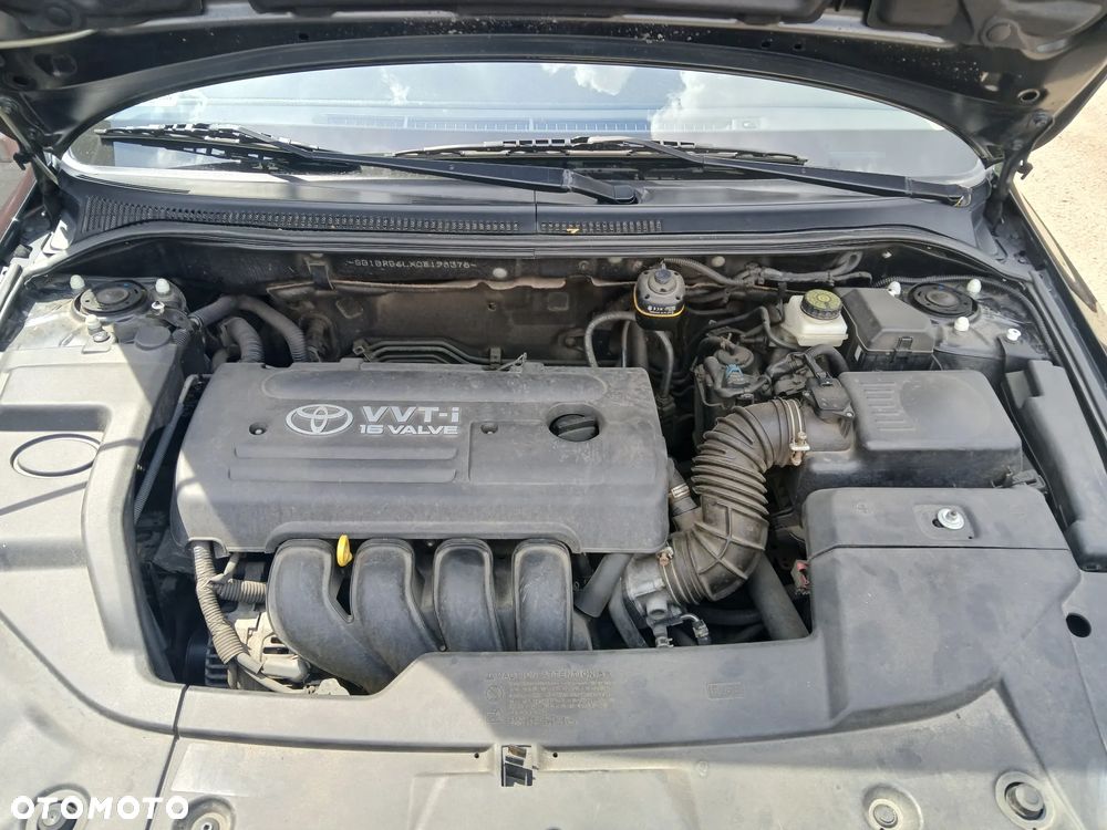 Toyota Avensis 1.8 VVT-i Sol - 16