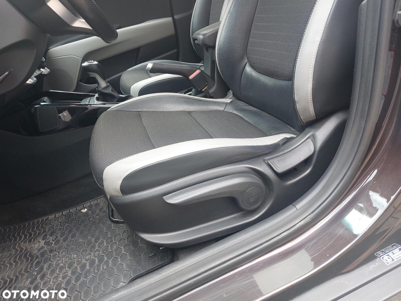 Kia Stonic - 12