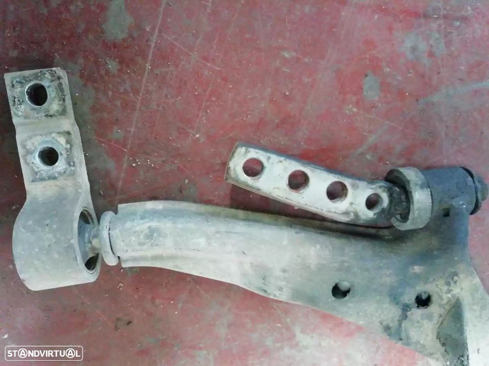 BRAÇO SUSPENSÃO INFERIOR FRONTAL DIREITO NISSAN ALMERA TINO 2004 -545004U012 - 2