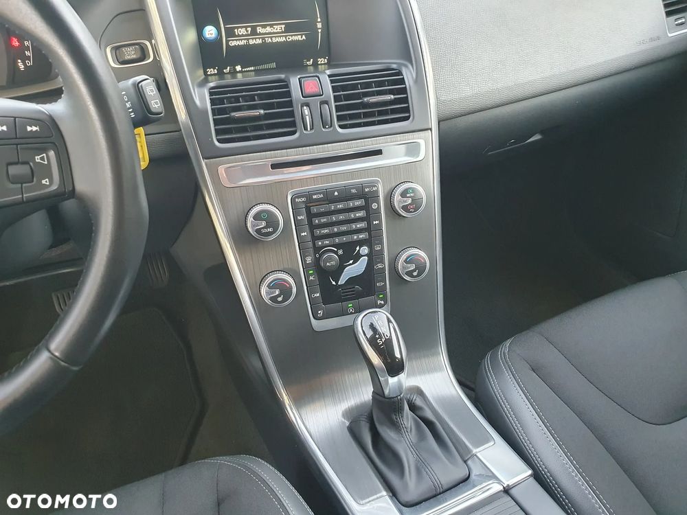 Volvo XC 60 D3 Geartronic Momentum - 20