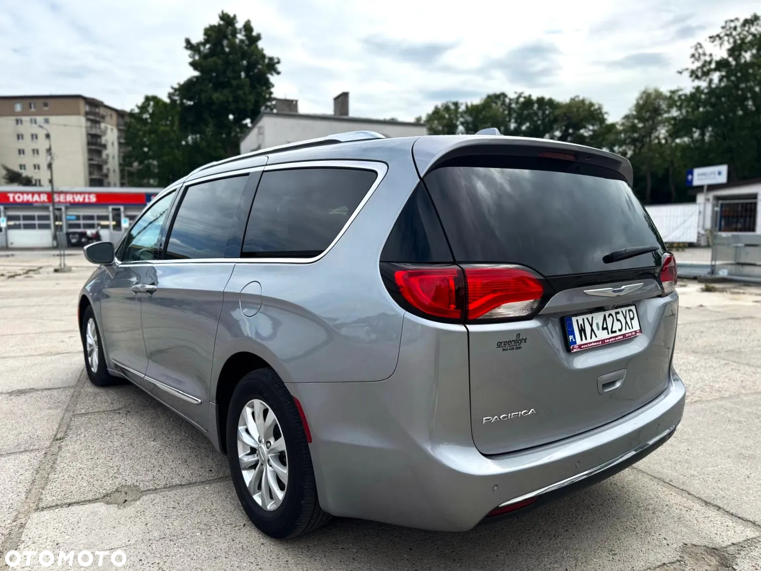 Chrysler Pacifica - 4