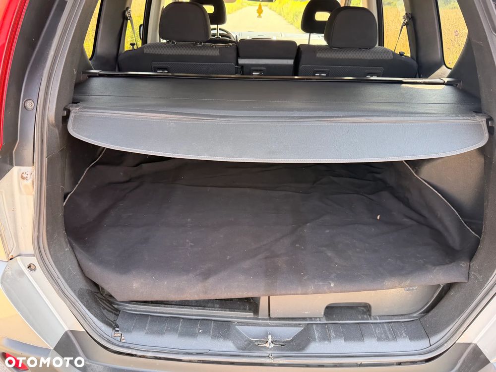 Nissan X-Trail 2.0 dCi 4x4 DPF SE - 13