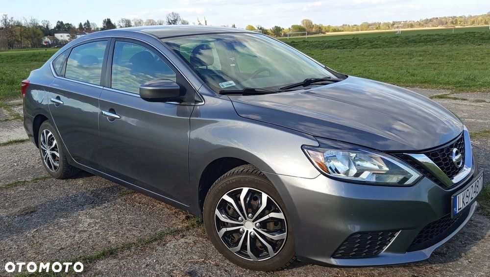 Nissan Sentra - 2