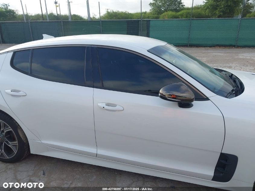 Kia Stinger 2.0 T-GDI GT Line - 9