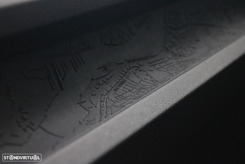 Volvo XC 40 1.5 T2 Momentum Core — fotografia 20