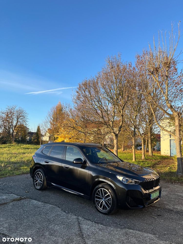 BMW iX1 xDrive30 66.5kWh M Sport - 1