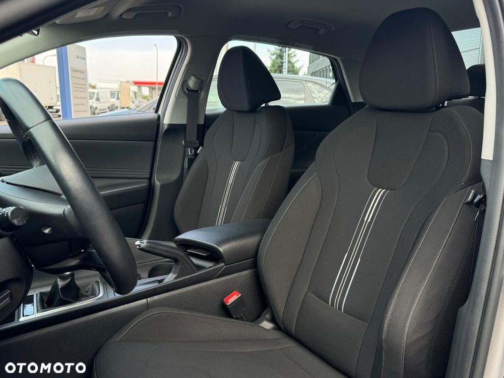 Hyundai Elantra 1.6 Smart - 19