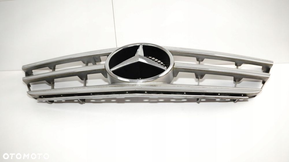 GRILL ATRAPA ZDERZAKA MERCEDES W207 COUPE 09-17R - 4