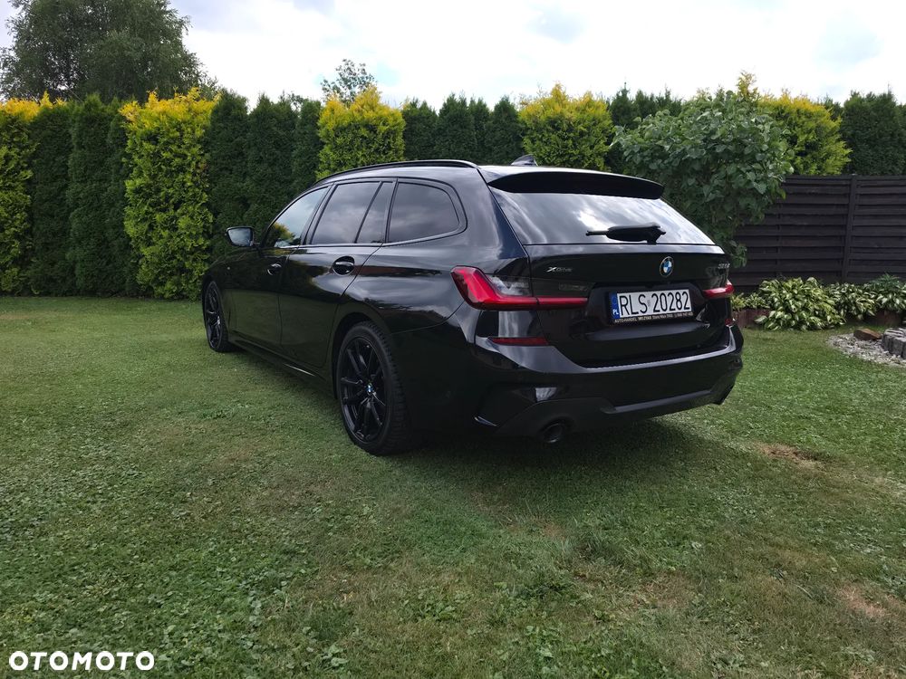 BMW Seria 3 320d xDrive Edition M Sport Shadow - 11
