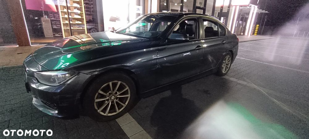 BMW Seria 3 ver-320i - 9