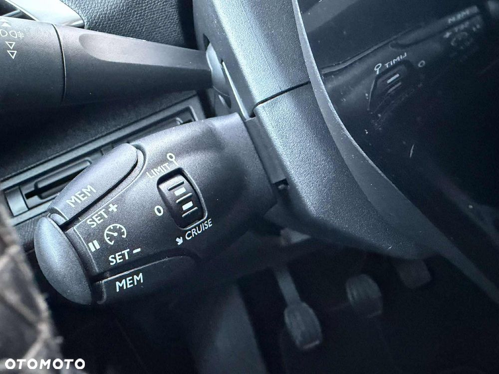 Peugeot 3008 1.6 BlueHDi Allure S&S - 29