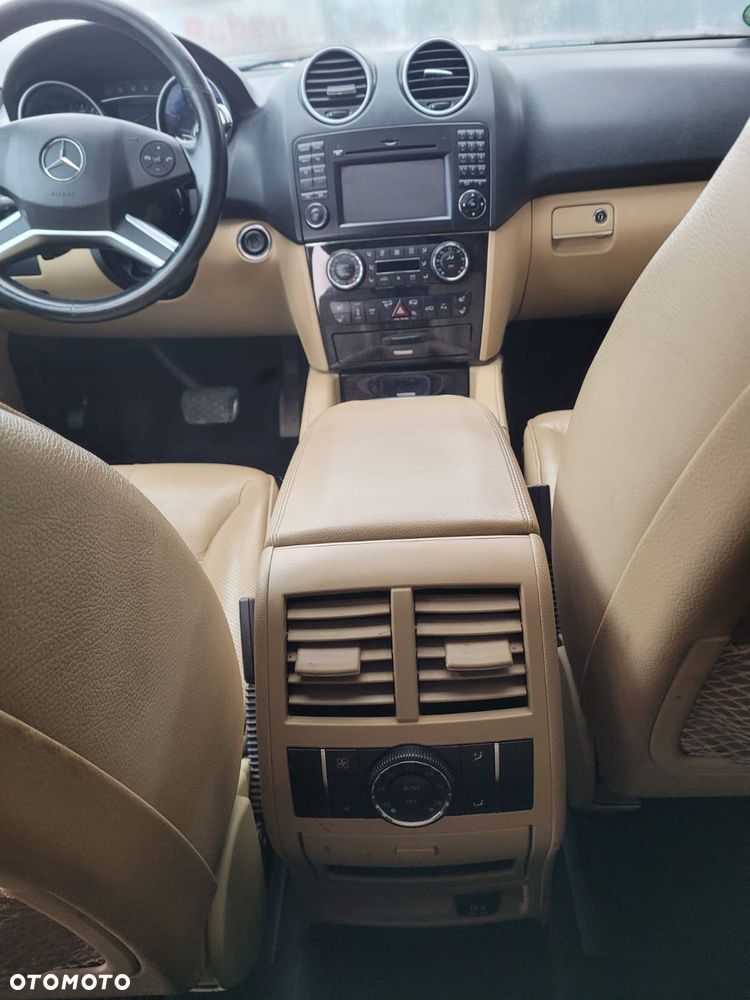 Mercedes-Benz ML - 19