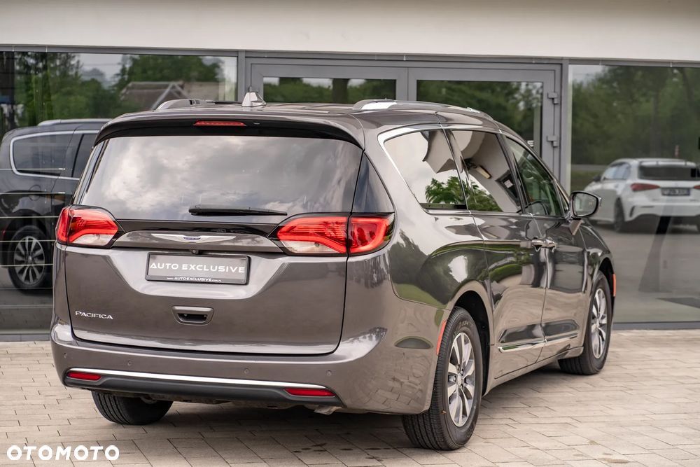 Chrysler Pacifica - 21