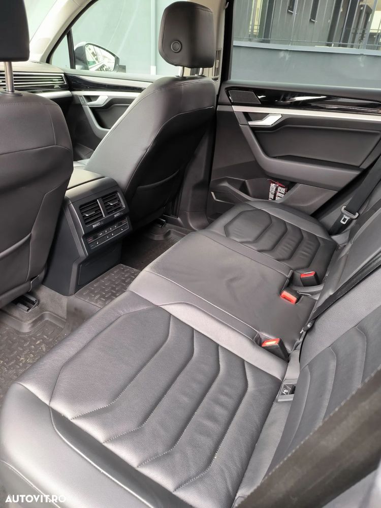 Volkswagen Touareg - 15
